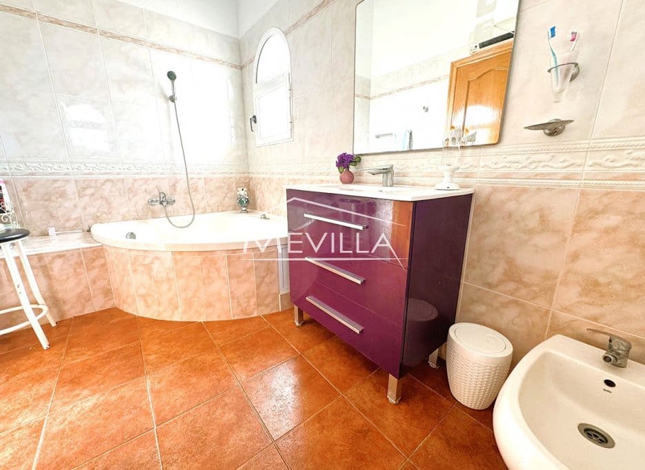 4 bedroom Villa for sale in Playa Flamenca with pool garage - € 555,000 (Ref: 9709037)