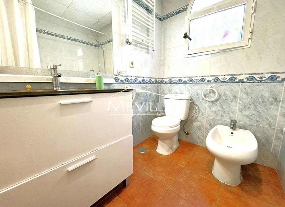 4 bedroom Villa for sale in Playa Flamenca with pool garage - € 555,000 (Ref: 9709037)