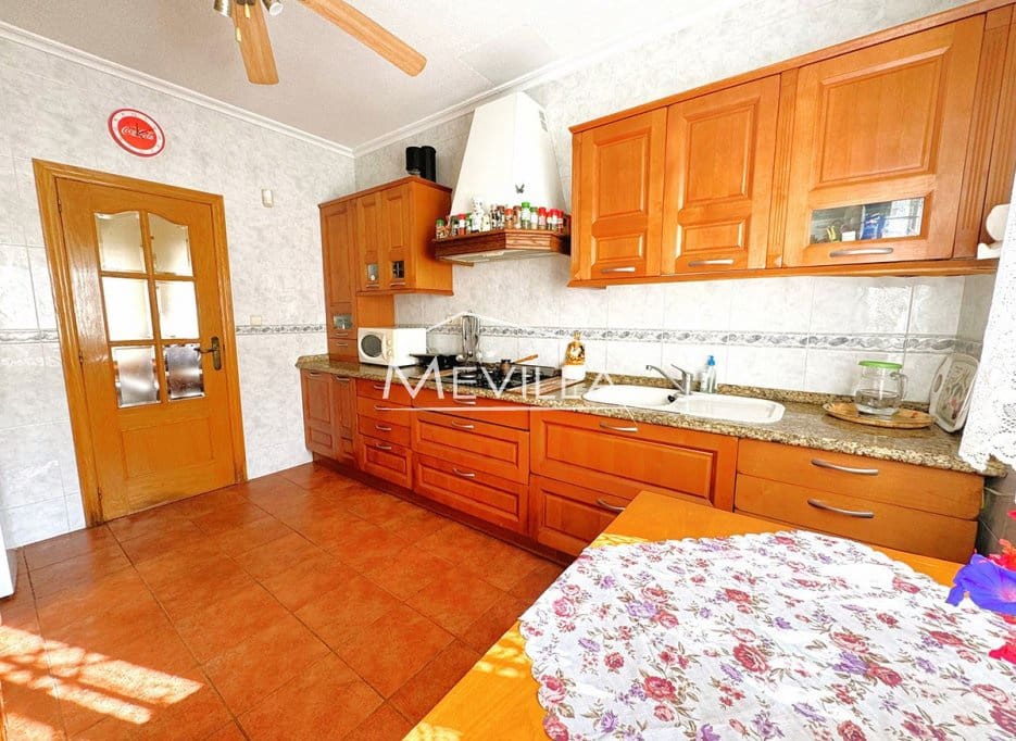 4 bedroom Villa for sale in Playa Flamenca with pool garage - € 555,000 (Ref: 9709037)