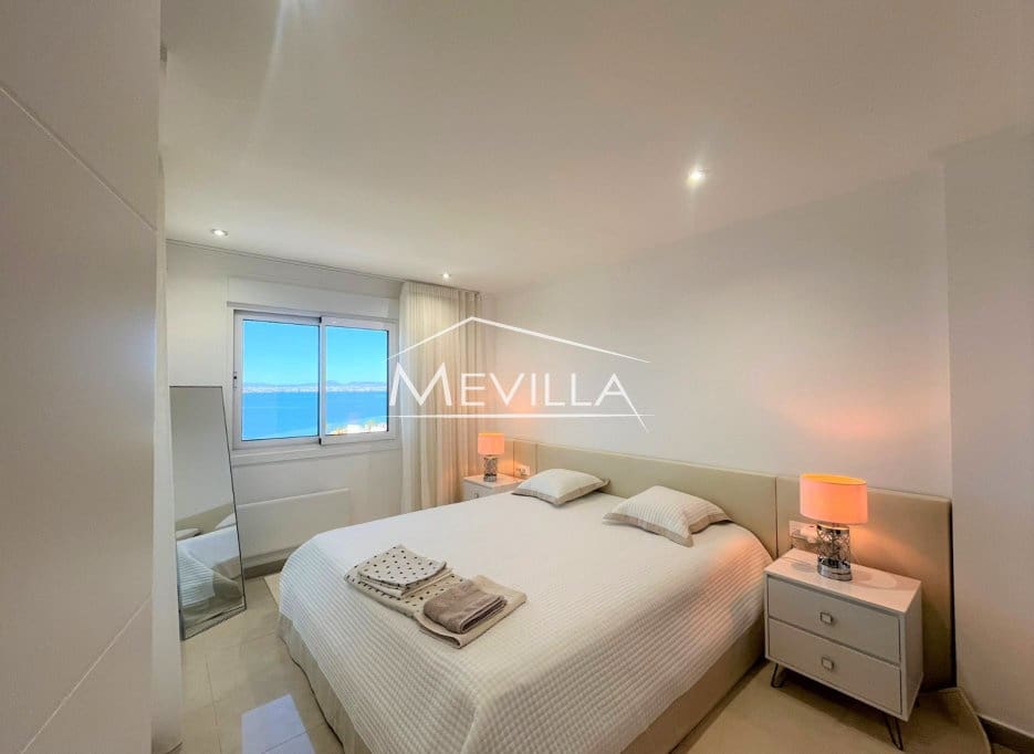 Ático de 3 habitaciones en La Manga del Mar Menor en venta con piscina garaje - 525.000 € (Ref: 9763262)