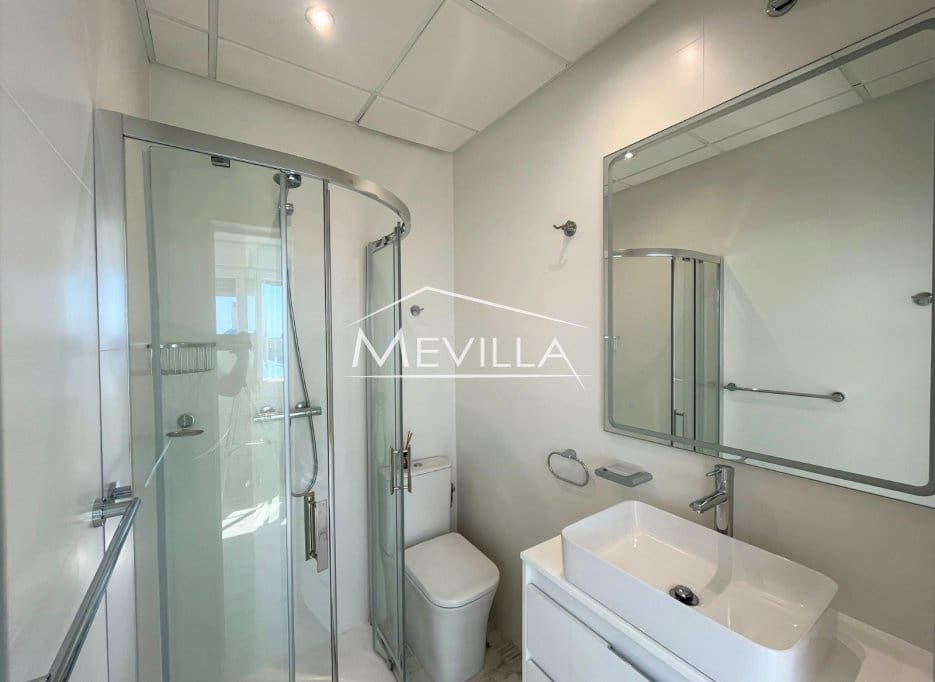 Ático de 3 habitaciones en La Manga del Mar Menor en venta con piscina garaje - 525.000 € (Ref: 9763262)