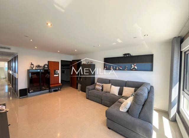 Ático de 3 habitaciones en La Manga del Mar Menor en venta con piscina garaje - 525.000 € (Ref: 9763262)