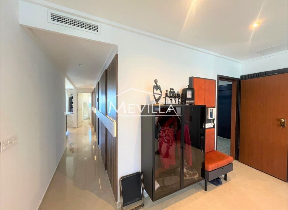 Ático de 3 habitaciones en La Manga del Mar Menor en venta con piscina garaje - 525.000 € (Ref: 9763262)