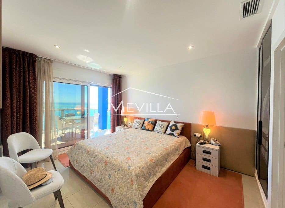 Ático de 3 habitaciones en La Manga del Mar Menor en venta con piscina garaje - 525.000 € (Ref: 9763262)