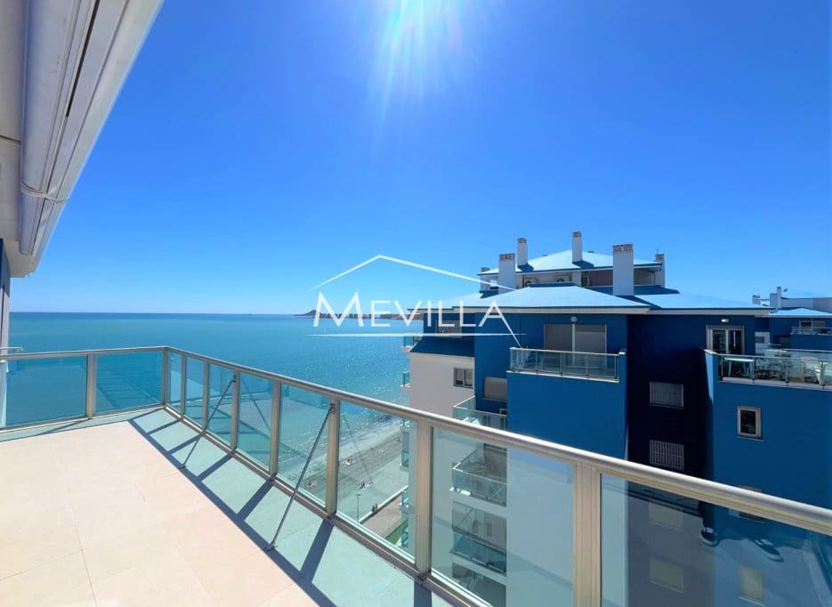 Ático de 3 habitaciones en La Manga del Mar Menor en venta con piscina garaje - 525.000 € (Ref: 9763262)
