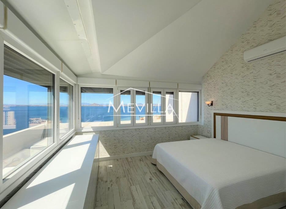 Ático de 3 habitaciones en La Manga del Mar Menor en venta con piscina garaje - 525.000 € (Ref: 9763262)