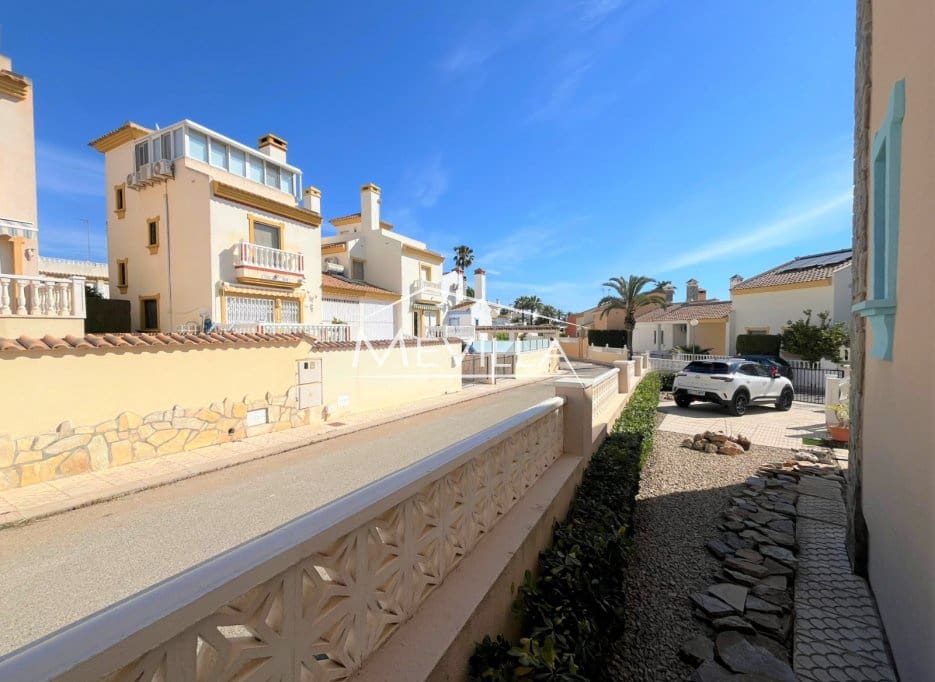 3 makuuhuone Huvila myytävänä paikassa Cabo Roig mukana 
autotalli - 389 000 € (Ref: 9793291)