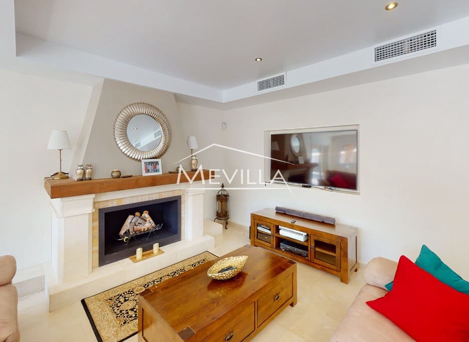 5 makuuhuone Huvila myytävänä paikassa Cabo Roig mukana uima-altaan 
autotalli - 1 400 000 € (Ref: 9793638)