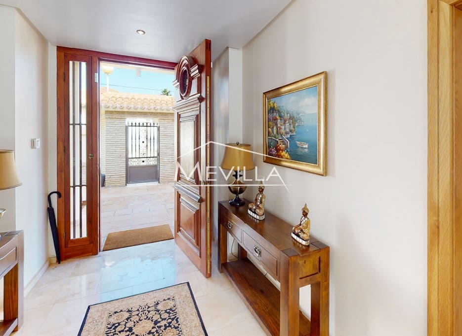 5 makuuhuone Huvila myytävänä paikassa Cabo Roig mukana uima-altaan 
autotalli - 1 400 000 € (Ref: 9793638)