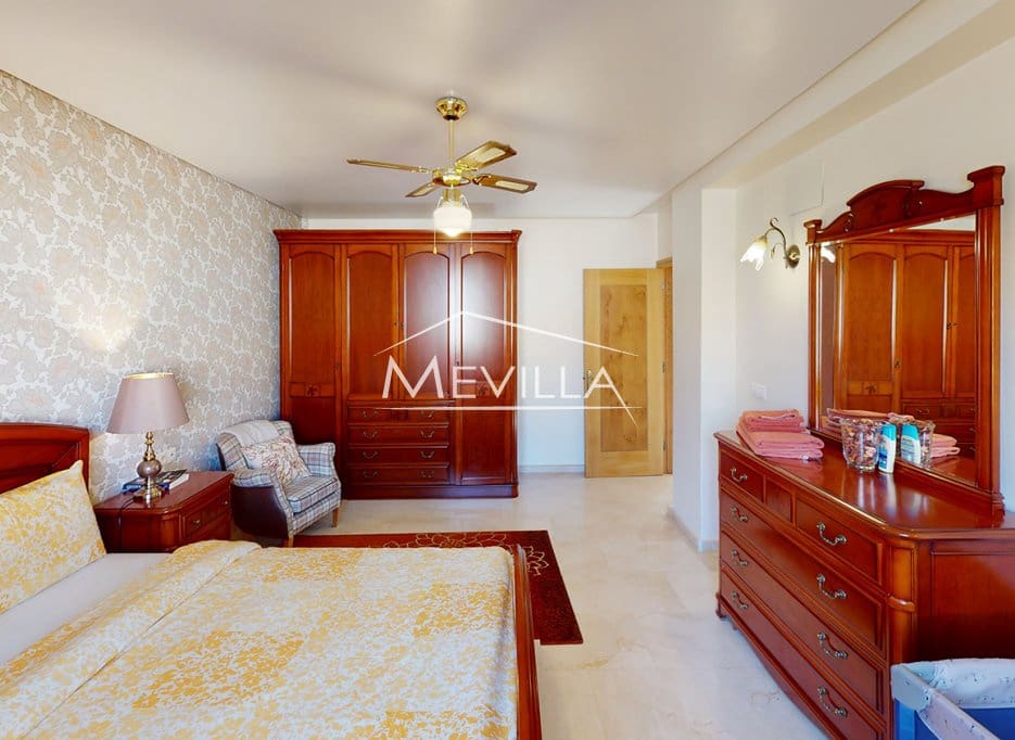 5 makuuhuone Huvila myytävänä paikassa Cabo Roig mukana uima-altaan 
autotalli - 1 400 000 € (Ref: 9793638)