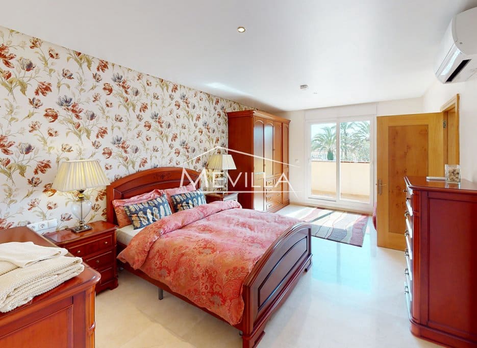 5 makuuhuone Huvila myytävänä paikassa Cabo Roig mukana uima-altaan 
autotalli - 1 400 000 € (Ref: 9793638)