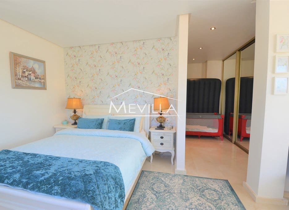 5 makuuhuone Huvila myytävänä paikassa Cabo Roig mukana uima-altaan 
autotalli - 1 400 000 € (Ref: 9793638)