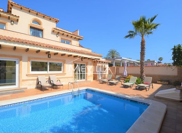 5 soverom Villa til salgs i Cabo Roig, Orihuela med svømmebasseng garasje - € 1 400 000 (Ref: 9793638)