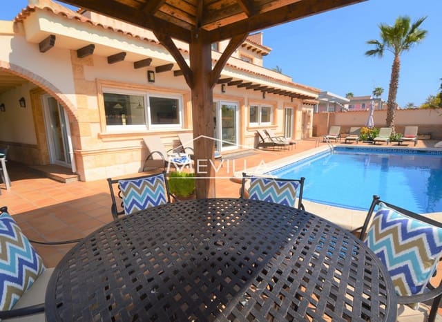 5 soverom Villa til salgs i Cabo Roig, Orihuela med svømmebasseng garasje - € 1 400 000 (Ref: 9793638)