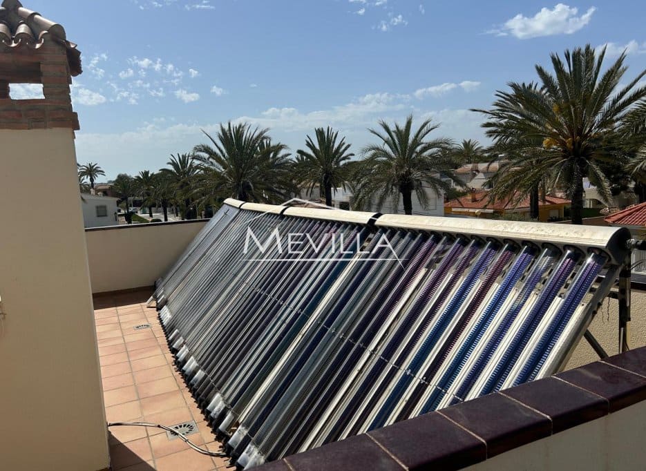 5 bedroom Villa for sale in Cabo Roig with pool garage - € 1,400,000 (Ref: 9793638)