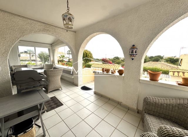 3 Zimmer Villa zu verkaufen in La Zenia, Orihuela mit Garage - 500.000 € (Ref: 9799965)