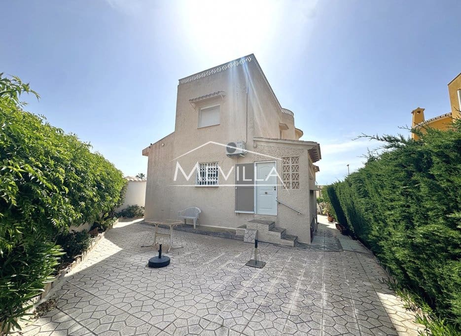 3 Zimmer Villa zu verkaufen in La Zenia mit Garage - 500.000 € (Ref: 9799965)