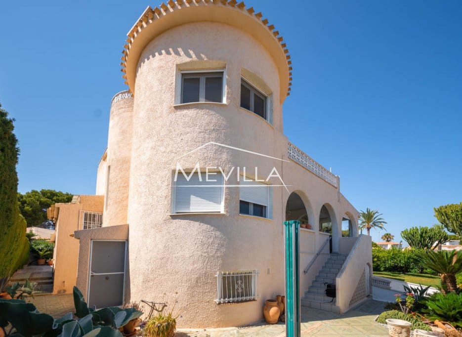 3 bedroom Villa for sale in La Zenia with garage - € 500,000 (Ref: 9799965)