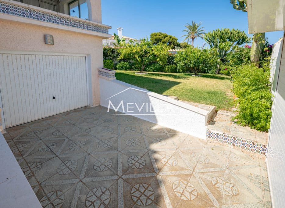 3 bedroom Villa for sale in La Zenia with garage - € 500,000 (Ref: 9799965)