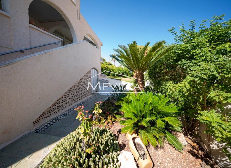 3 bedroom Villa for sale in La Zenia with garage - € 500,000 (Ref: 9799965)