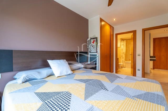 Piso de 3 habitaciones en Palafrugell en venta con piscina garaje - 295.000 € (Ref: 10001045)