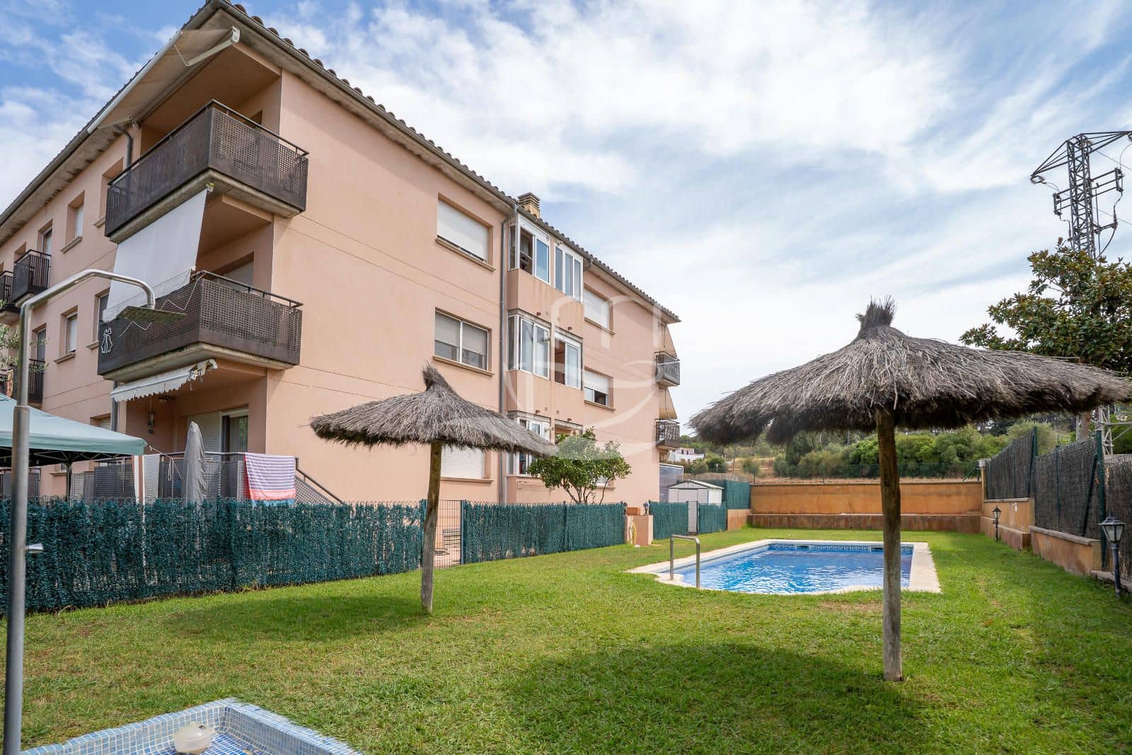 3 bedroom Flat for sale in Palafrugell with pool garage - € 295,000 (Ref: 10001045)
