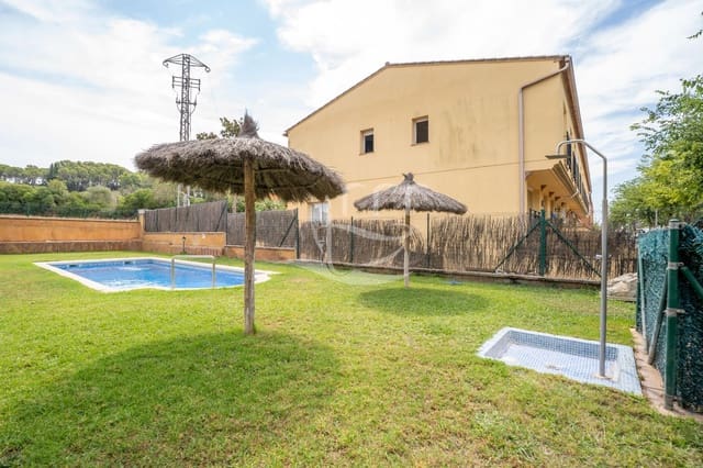 Piso de 3 habitaciones en Palafrugell en venta con piscina garaje - 295.000 € (Ref: 10001045)