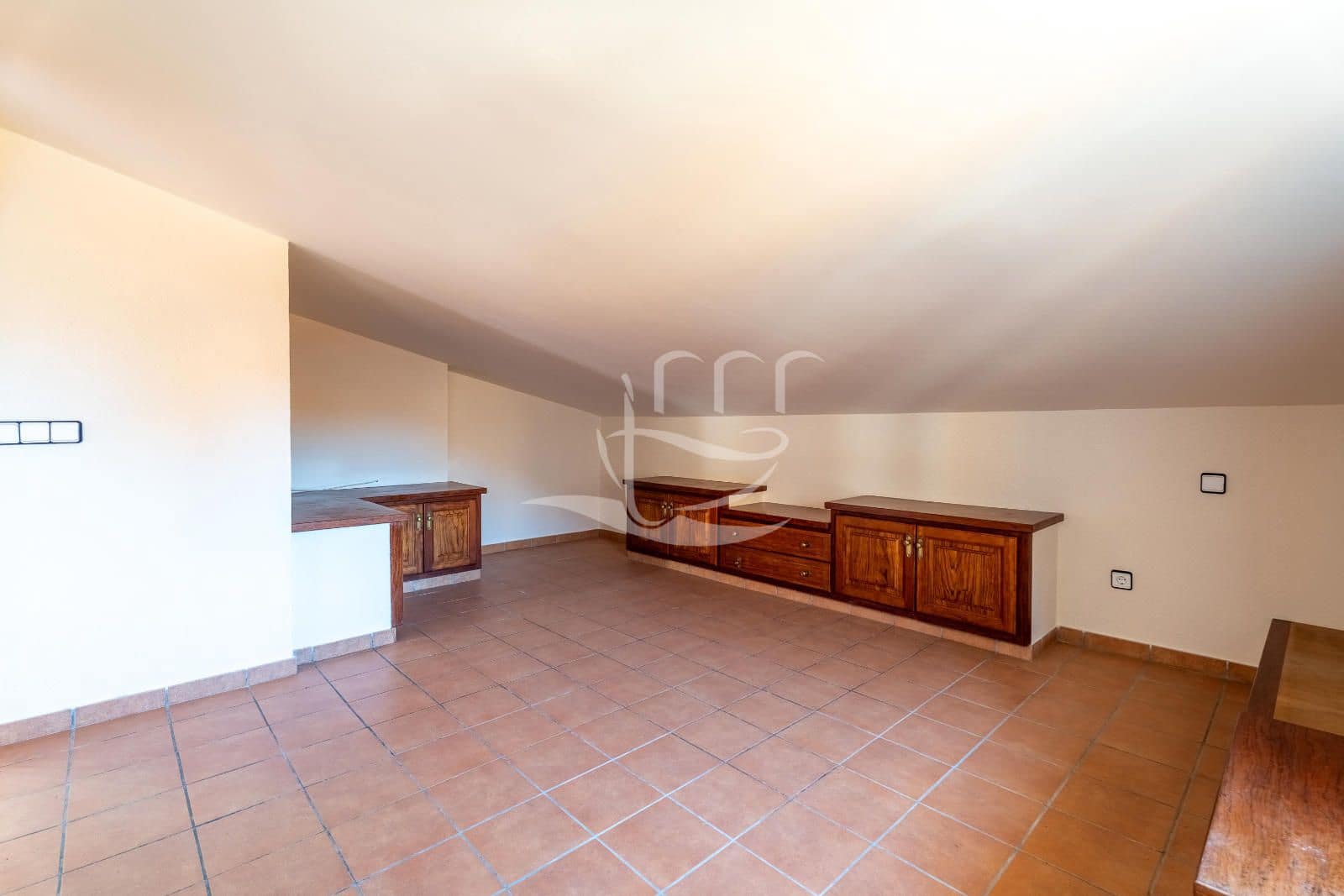 4 bedroom Townhouse for sale in Mont-ras with garage - € 625,000 (Ref: 10012539)