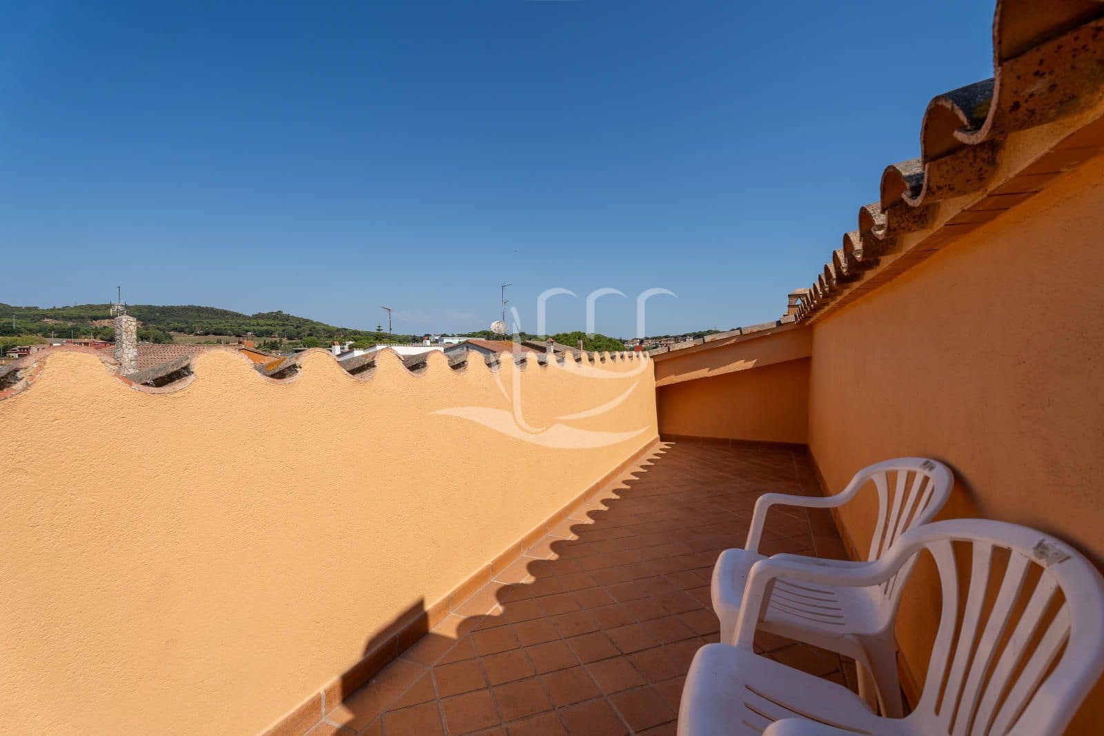 4 bedroom Townhouse for sale in Mont-ras with garage - € 625,000 (Ref: 10012539)