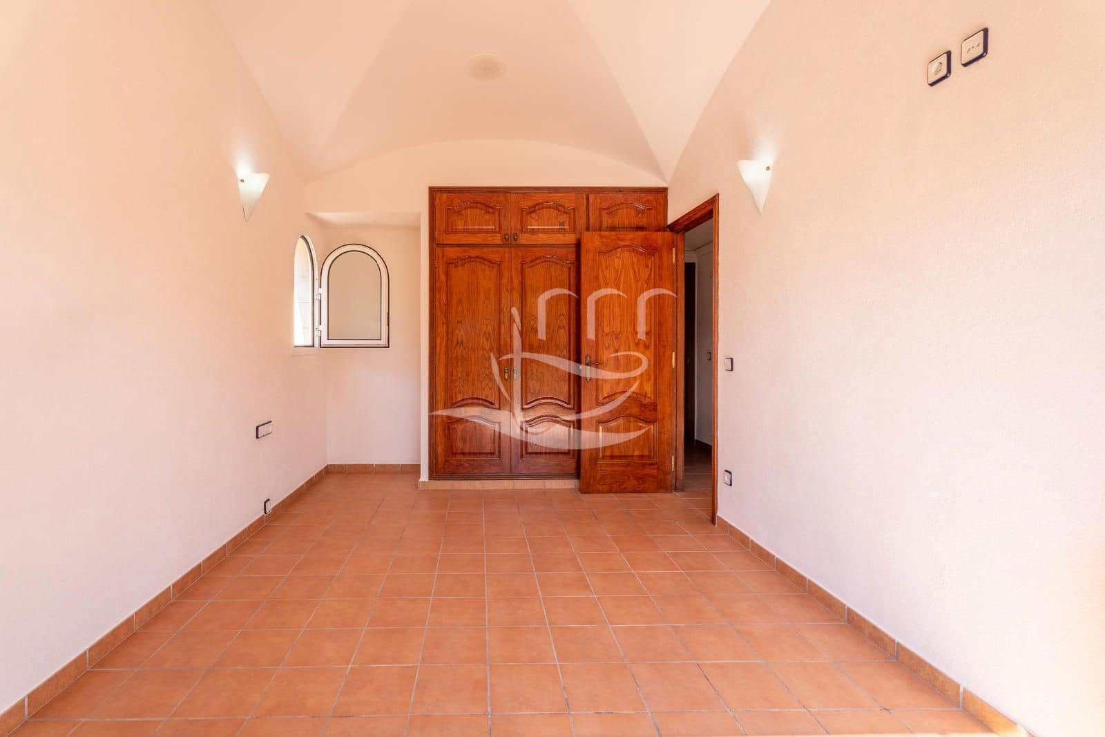 4 bedroom Townhouse for sale in Mont-ras with garage - € 625,000 (Ref: 10012539)
