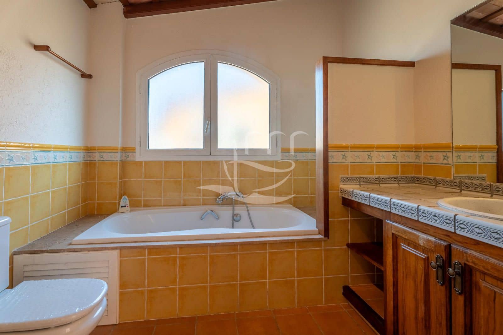 4 bedroom Townhouse for sale in Mont-ras with garage - € 625,000 (Ref: 10012539)