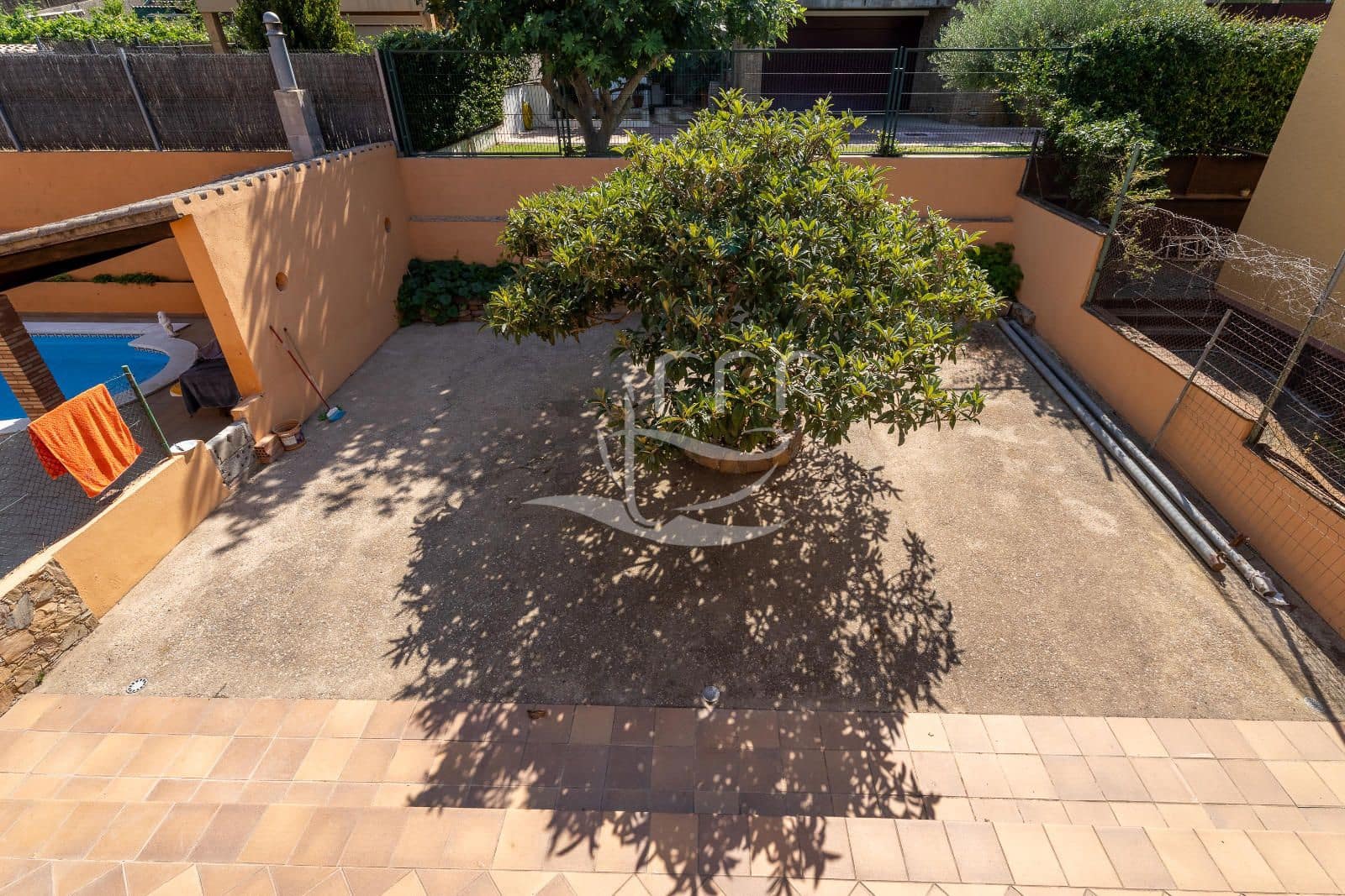 4 bedroom Townhouse for sale in Mont-ras with garage - € 625,000 (Ref: 10012539)