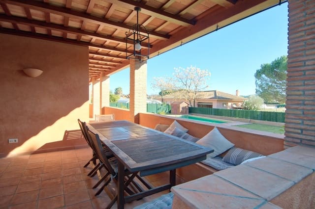 6 bedroom Villa for sale in Mont-ras with pool garage - € 1,100,000 (Ref: 7998301)