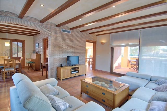 6 bedroom Villa for sale in Mont-ras with pool garage - € 1,100,000 (Ref: 7998301)