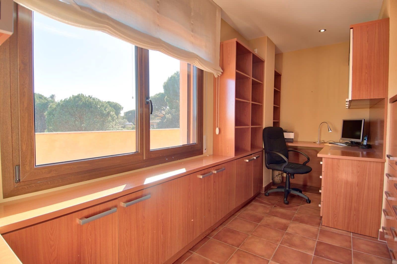 6 soverom Villa til salgs i Mont-ras med svømmebasseng garasje - € 1 100 000 (Ref: 7998301)