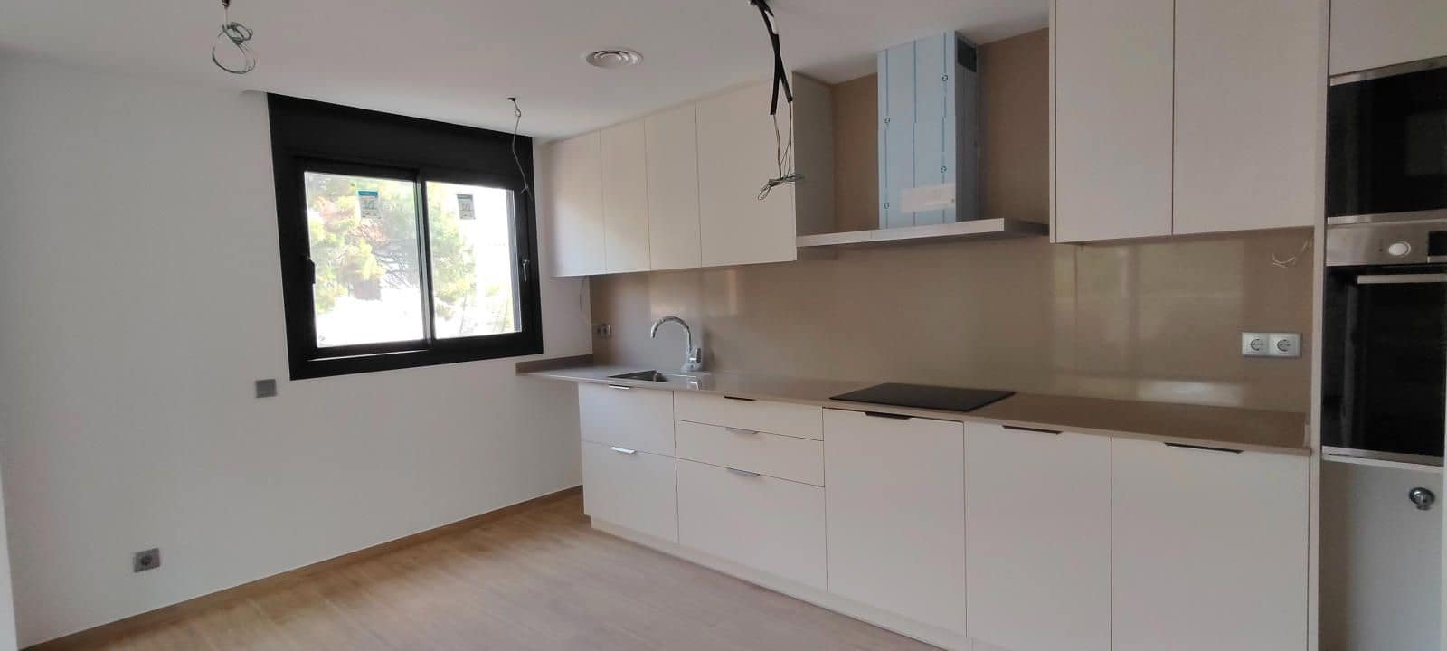3 soverom Leilighet til salgs i Pals med svømmebasseng garasje - € 350 000 (Ref: 8600453)