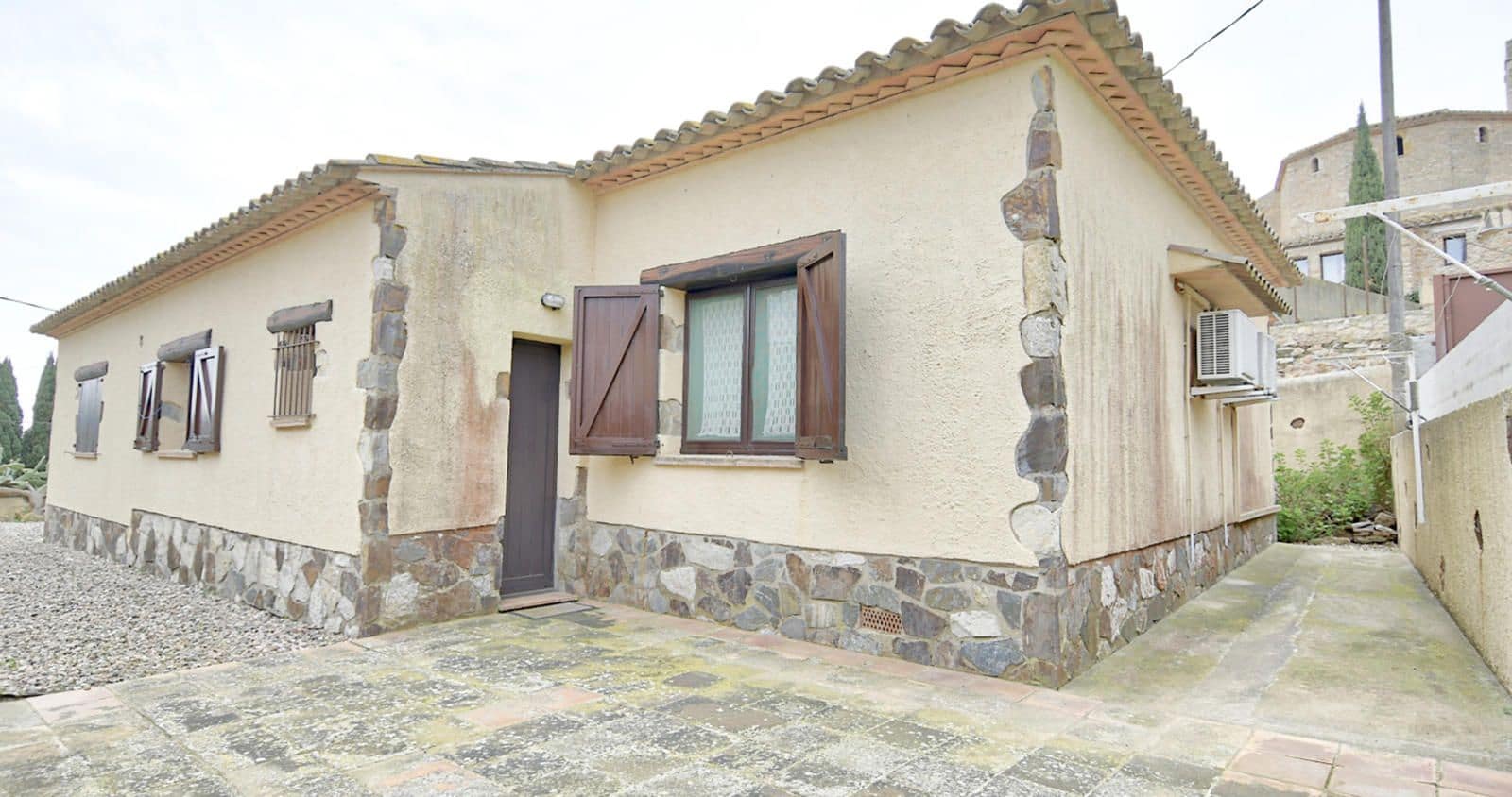 3 soverom Villa til salgs i Regencos med garasje - € 420 000 (Ref: 8951065)