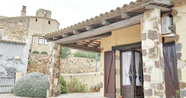 3 bedroom Villa for sale in Regencós with garage - € 420,000 (Ref: 8951065)