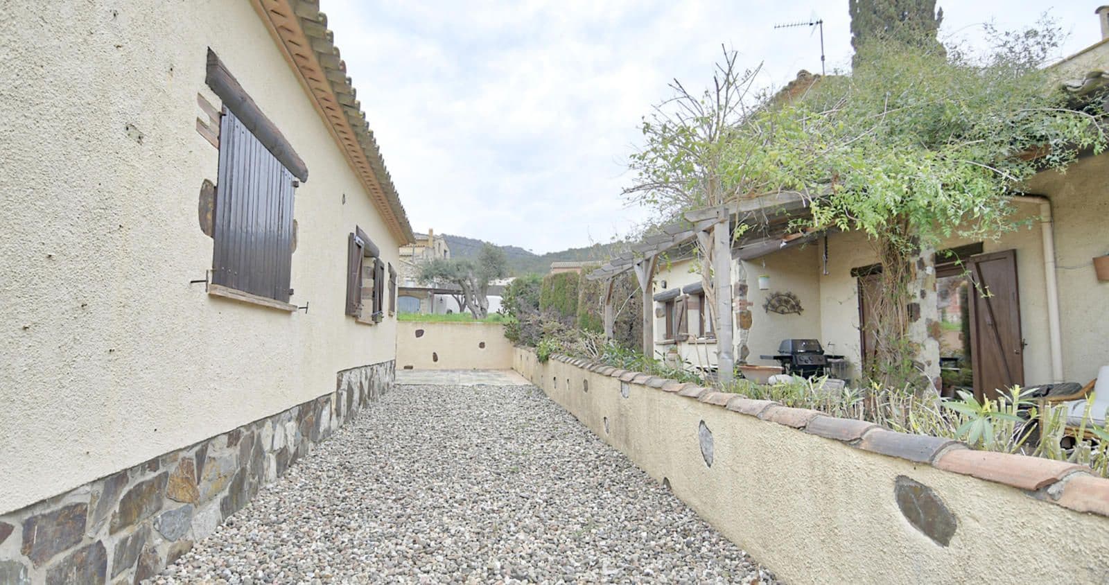 3 soverom Villa til salgs i Regencos med garasje - € 420 000 (Ref: 8951065)