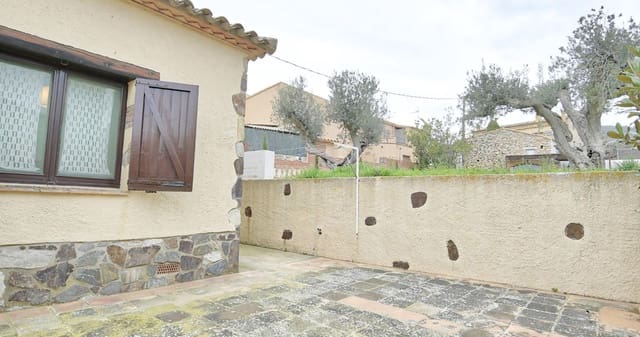 3 bedroom Villa for sale in Regencós with garage - € 420,000 (Ref: 8951065)