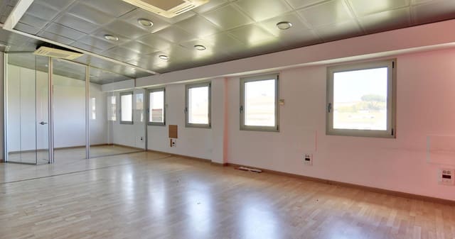 Erhverv til salg i Palafrugell - € 85.000 (Ref: 8977680)