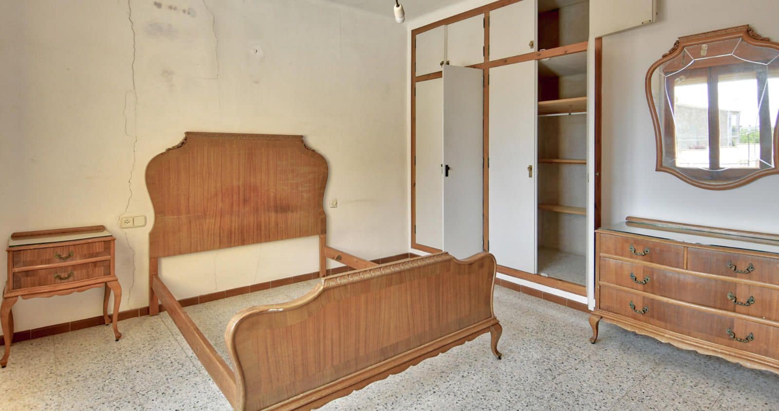 Villa til salgs i Palafrugell - € 280 000 (Ref: 9000175)