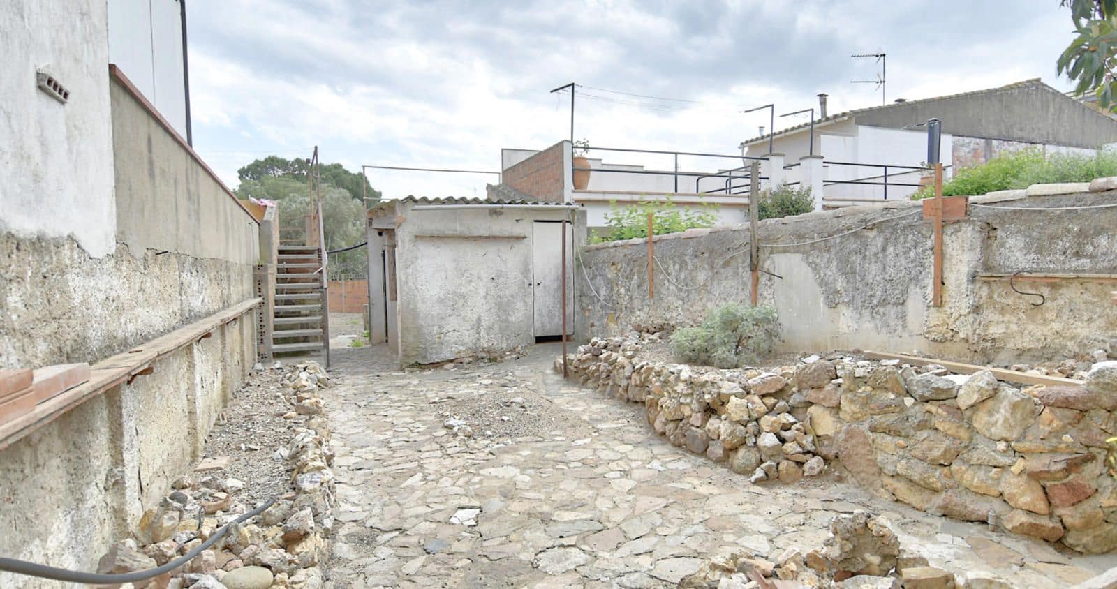 Villa til salgs i Palafrugell - € 280 000 (Ref: 9000175)