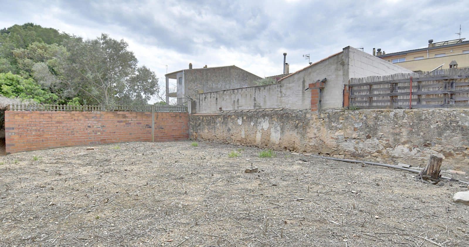 Villa til salgs i Palafrugell - € 280 000 (Ref: 9000175)