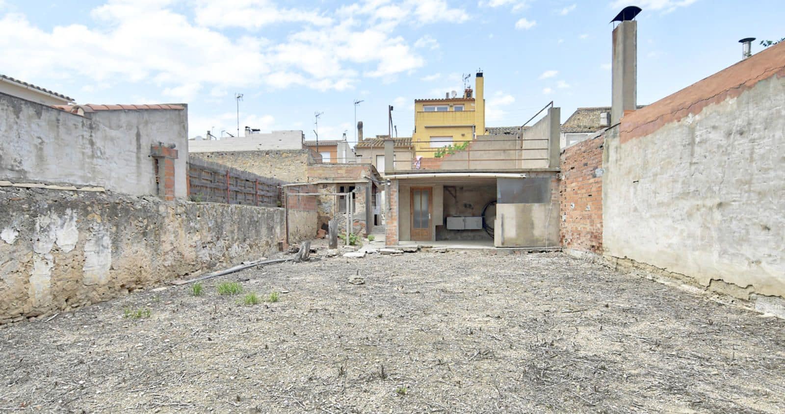 Villa til salgs i Palafrugell - € 280 000 (Ref: 9000175)