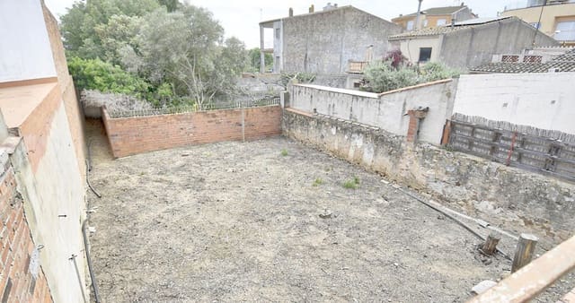 Villa zu verkaufen in Palafrugell - 280.000 € (Ref: 9000175)