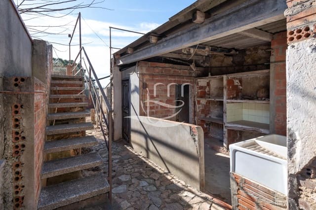 4 bedroom Villa for sale in Palafrugell - € 295,000 (Ref: 9000175)