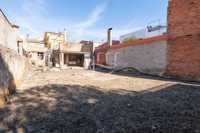 4 bedroom Villa for sale in Palafrugell - € 295,000 (Ref: 9000175)