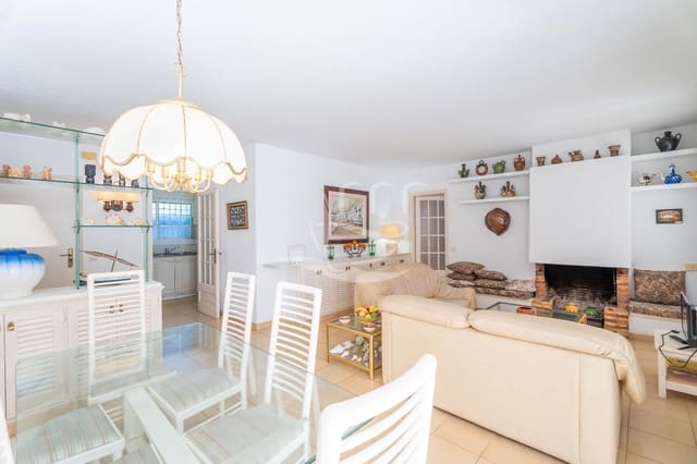 Piso de 4 habitaciones en Calella de Palafrugell, Palafrugell en venta con garaje - 780.000 € (Ref: 9185975)