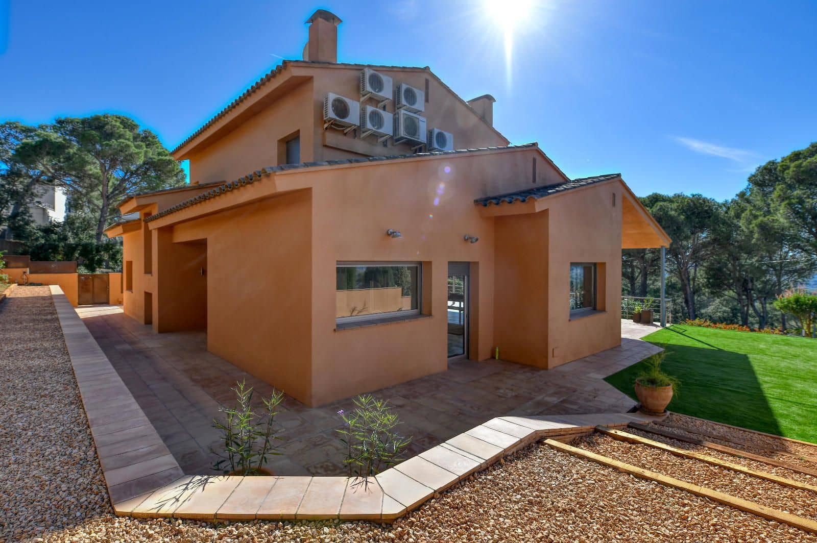 5 bedroom Villa for sale in Llafranc with pool garage - € 1,750,000 (Ref: 9296380)